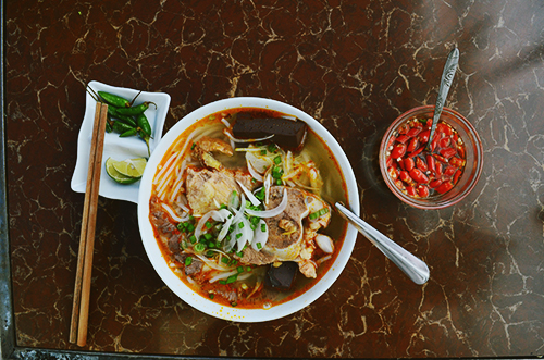 Giá cho một tô bún bò Huế ở Đà Lạt từ 30.000 đồng. Ảnh: Di Vỹ.