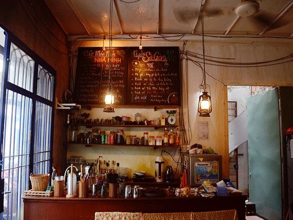 Quán cà phê yên tĩnh Sài Gòn - Cảm giác như trở về nhà tại quán cà phê Nhà Mình