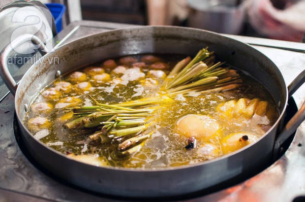 Bún bò Huế ngõ Đình Đại phố Bạch Mai
