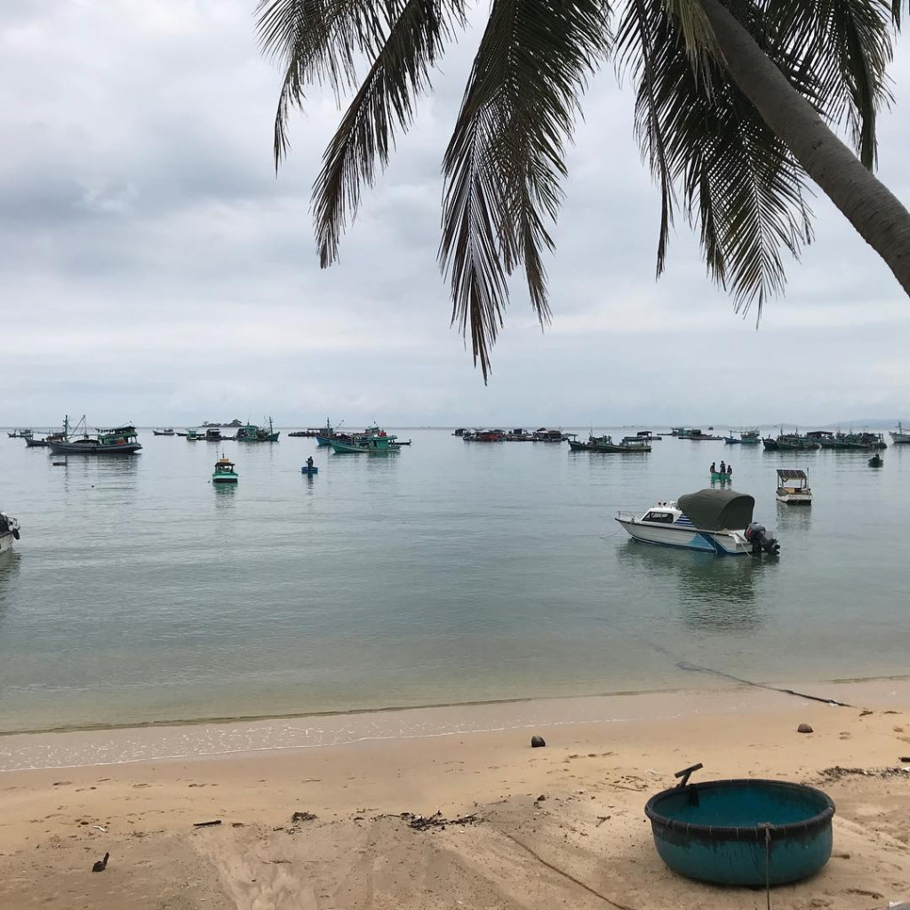 Bãi Gành Dầu bãi biển đẹp Phú Quốc view rừng