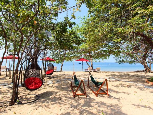 Bãi biển Vũng Bầu view resort Phú Quốc
