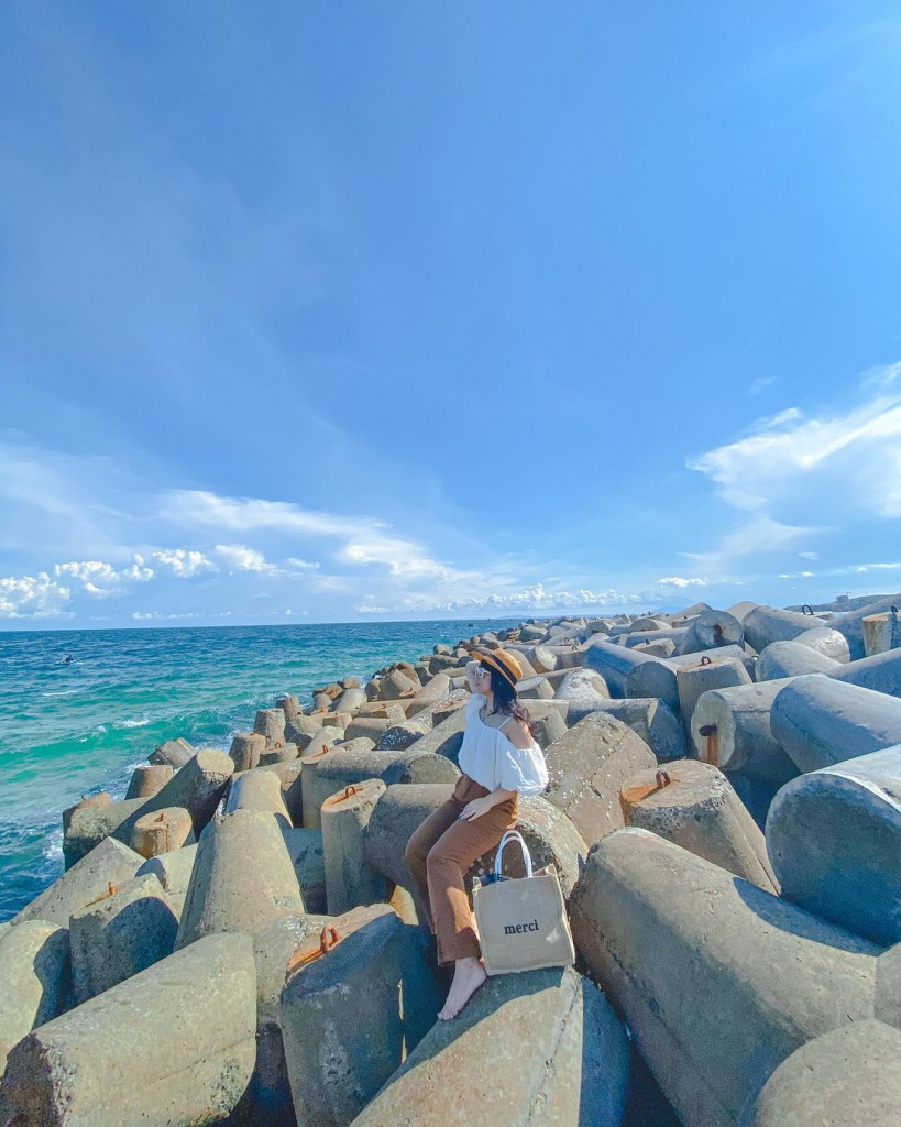 Bãi đá Ông Địa check-in Phan Thiết