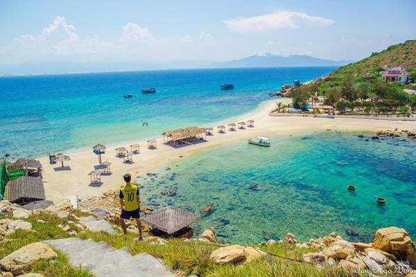 Kinh nghiệm di chuyển ra bãi tắm đôi đảo Yến Nha Trang du lịch tự túc