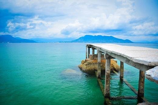 Khám phá vẻ đẹp hoang sơ kỳ vĩ của biển Bình Lập Khánh Hòa