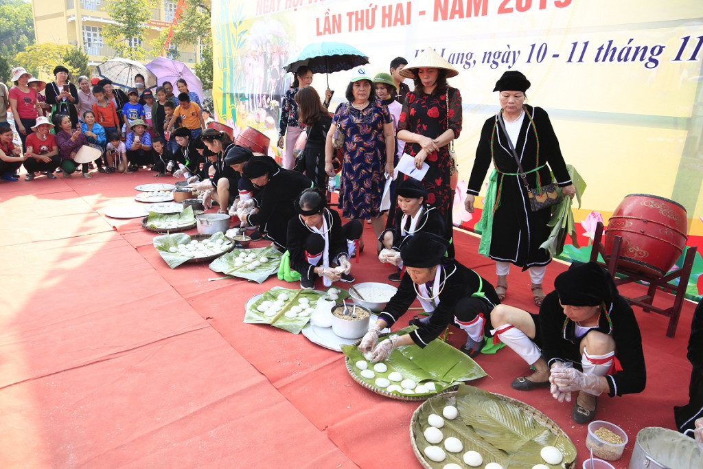 Cuộc thi làm bánh bạc đầu tại Tiên Yên