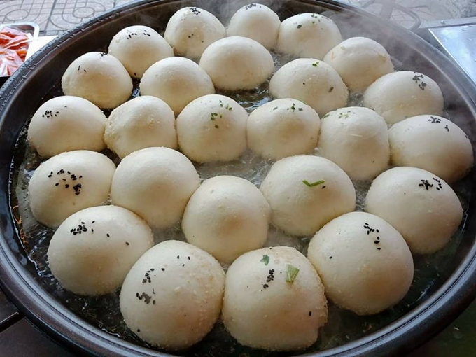 Bánh bao chiên nước món điểm tâm ở Sài Gòn