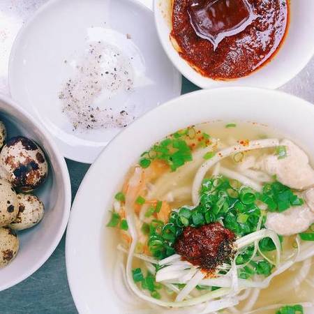 Người Huế còn gọi bằng cái tên rất dân dã, thân thương: bánh canh mụ Đợi. Ảnh: Nguyen Tien Nhan.