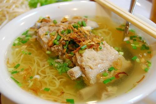 banh-canh-hu-tieu-dam-huong-vi-bien-vung-tau-ivivu-5