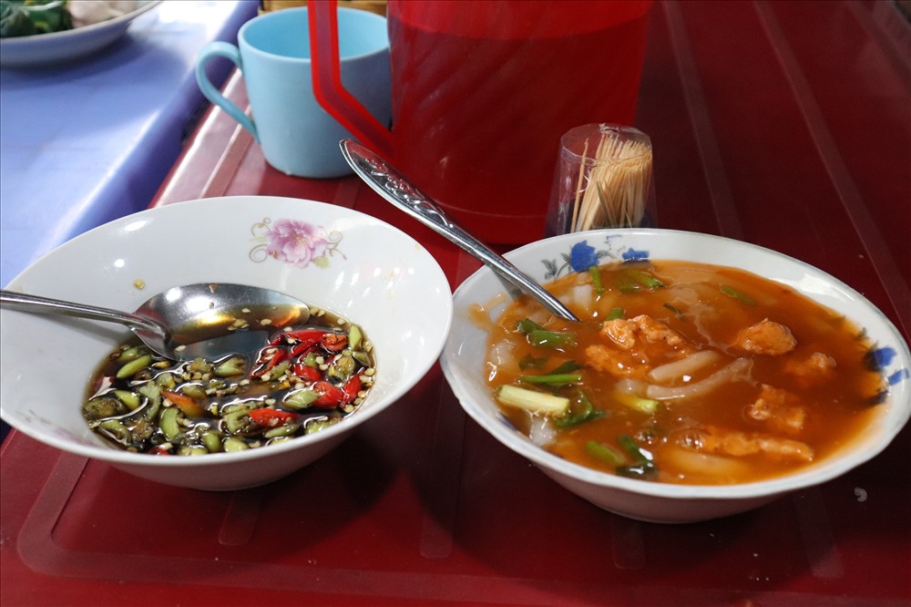 Nước mắm ớt ăn kèm bánh canh Nam Phổ