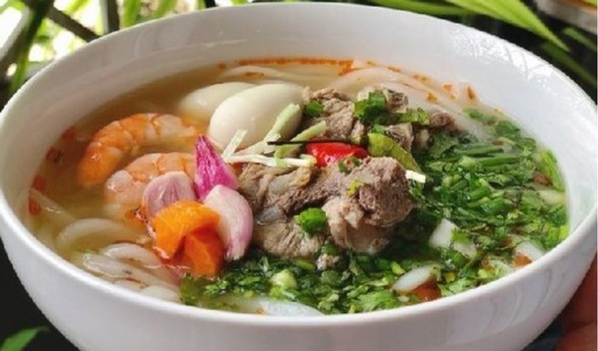 Nước dùng bánh canh sườn heo