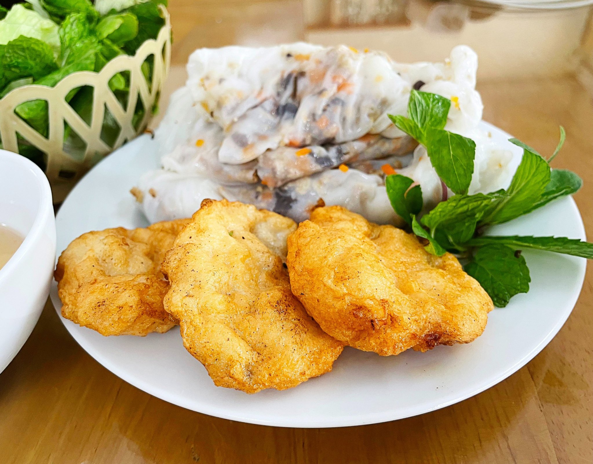 Bánh cuốn chả mực - đặc sản Hạ Long