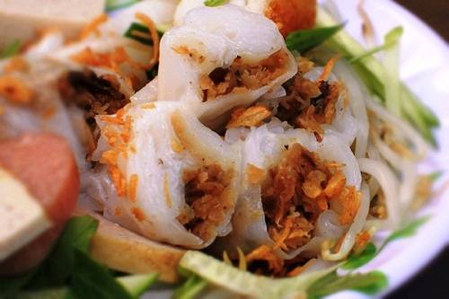 Nhân bánh xào đậm đà cho món bánh cuốn Sài Gòn