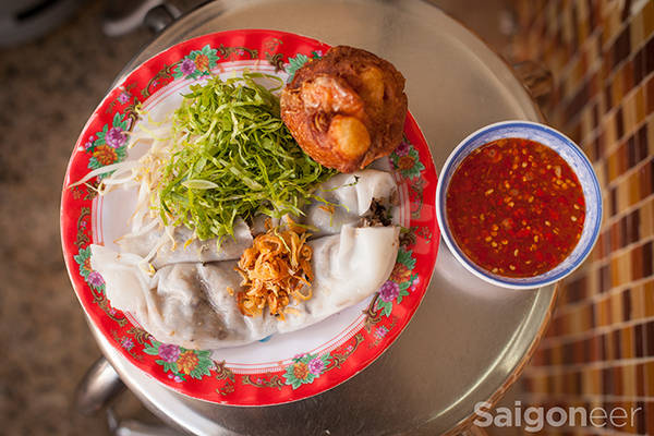 Bánh cuốn truyền thống - món ăn đơn giản khi du lịch Sài Gòn