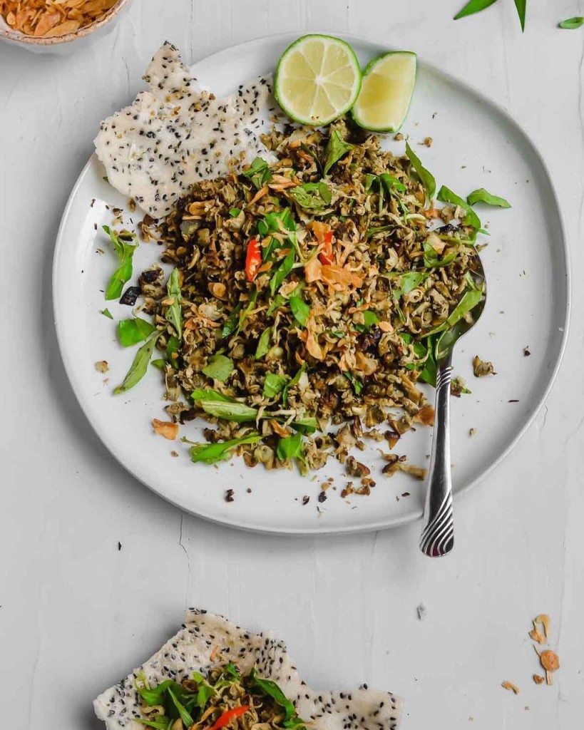 banh-dap-hen-xao-va-cac-mon-hen-tham-dam-huong-vi-mien-trung-ivivu-1-819x1024-1 banh-dap-hen-xao-va-cac-mon-hen-tham-dam-huong-vi-mien-trung-ivivu-1
