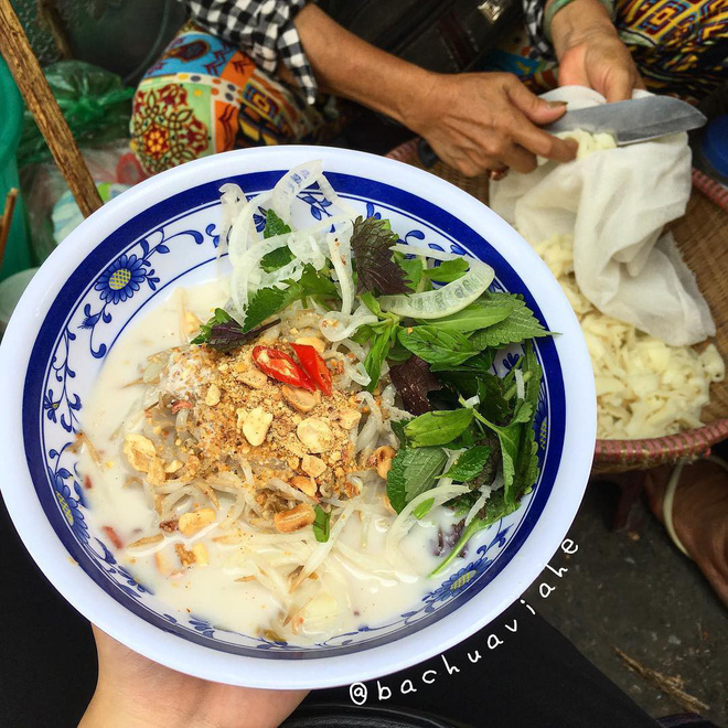 banh-duc-nom-mon-qua-chieu-thanh-mat-la-mieng-cho-mua-he-ha-noi-ivivu-1