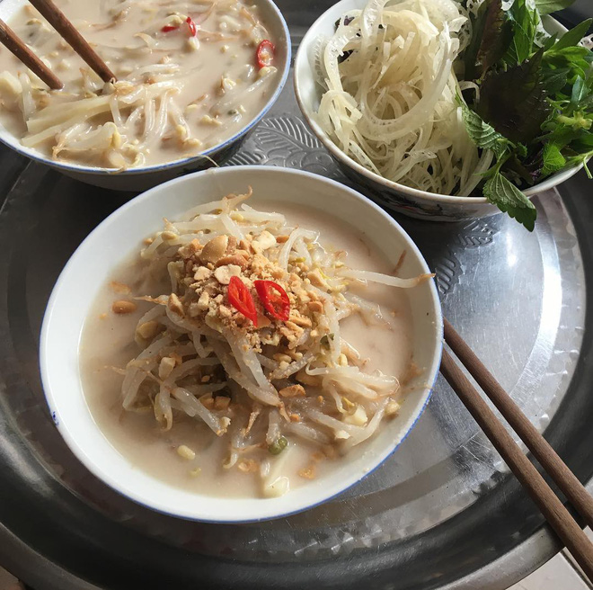 banh-duc-nom-mon-qua-chieu-thanh-mat-la-mieng-cho-mua-he-ha-noi-ivivu-4