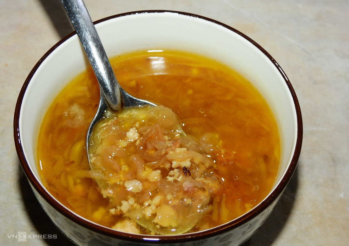 Nước chấm bánh gật gù - đặc sản Hạ Long