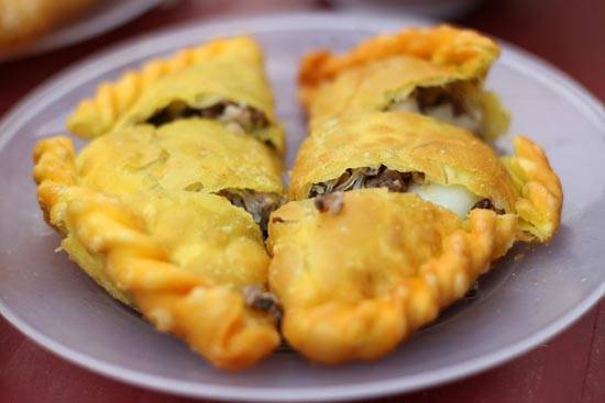 Bánh gối món ăn đường phố Hà Nội