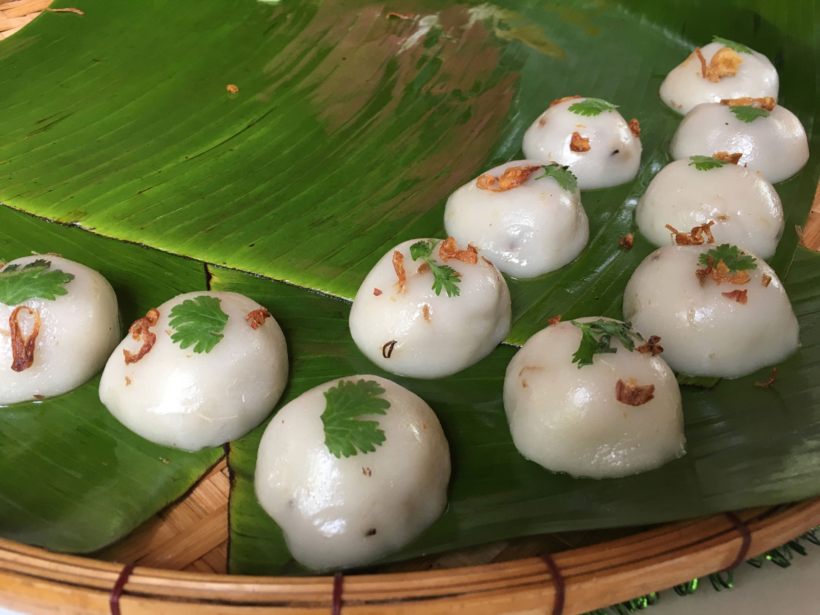 Bánh ít trần món bánh miền Tây gói lá chuối