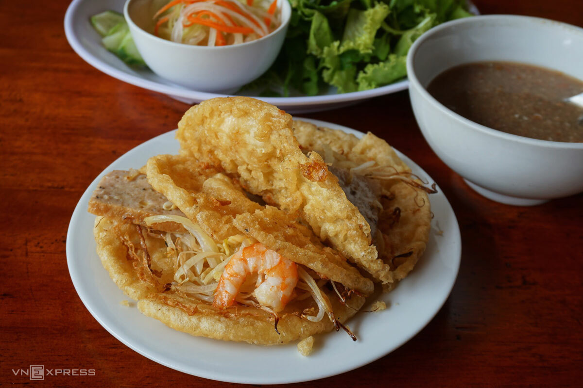 Bánh khoái đặc sản ẩm thực Huế