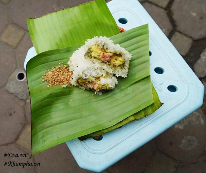 Bánh khúc Hà Nội gói lá chuối xanh hấp dẫn