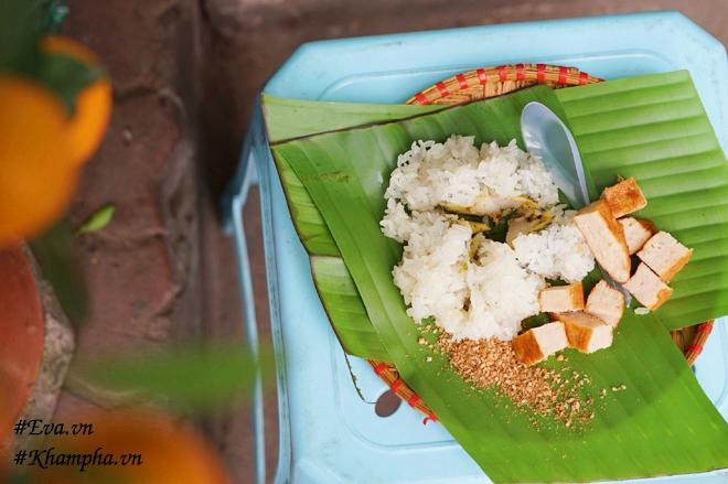 Quán bánh khúc Hà Nội của cô Lan nổi tiếng nhất nhì Thủ đô