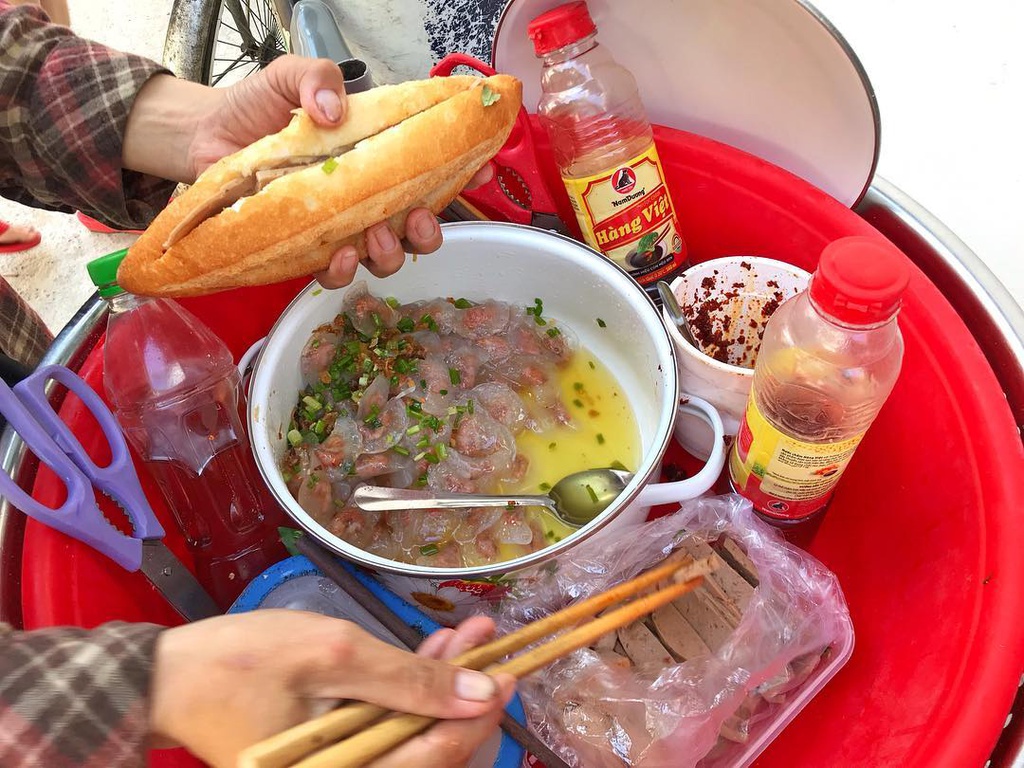 banh-mi-bot-loc-va-nhung-mon-banh-mi-doc-dao-cua-am-thuc-viet-ivivu-5 banh-mi-bot-loc-va-nhung-mon-banh-mi-doc-dao-cua-am-thuc-viet-ivivu-5