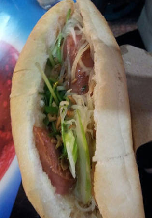 Nguyên liệu bánh mì Hà Nội tự chế tại quán Đinh Liệt