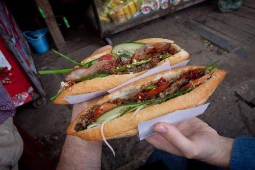 Bánh mì Việt Nam và phở là hai món ăn người nước ngoài muốn thử
