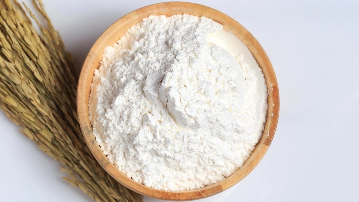 Bột nếp một trong những nguyên liệu làm bánh ong Nghệ An
