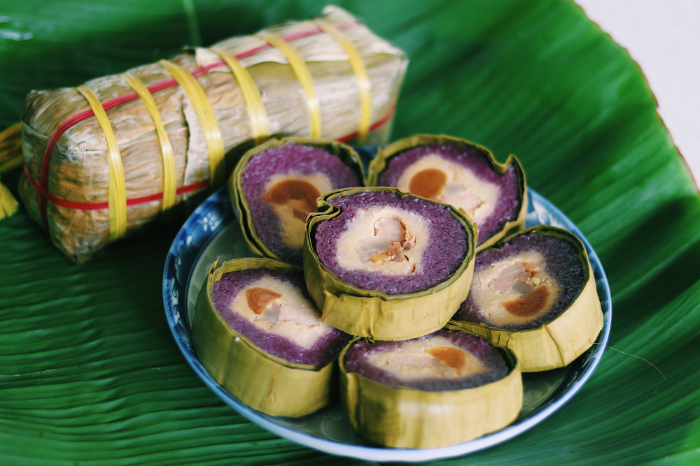 Bánh tét lá cẩm miền Tây