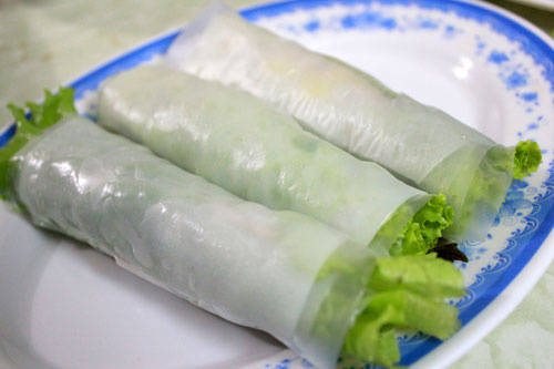 Bánh tráng cuốn thịt heo Đà Nẵng ăn kèm nhiều rau