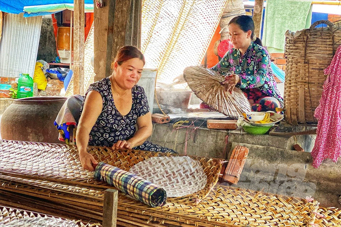 Khám phá làng nghề bánh tráng Thuận Hưng hàng trăm tuổi ở đất Tây Đô