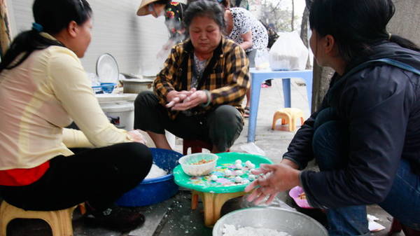 Người thợ nặn bánh trôi bánh chay