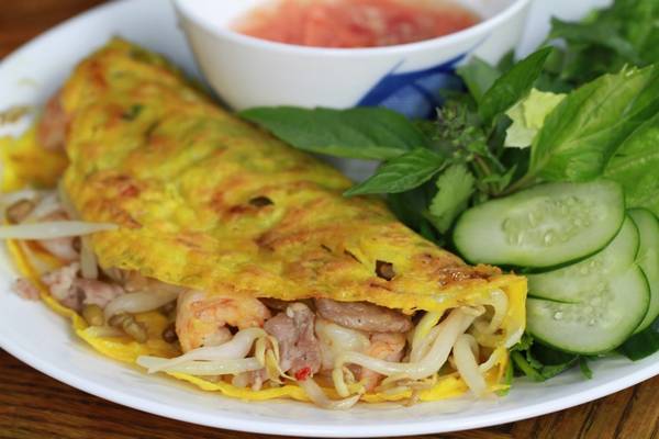 Đường Tuyên Quang là con đường nổi tiếng với món bánh xèo ở Phan Thiết. Ảnh: mcn.vn
