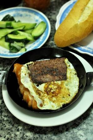 Bánh mì chảo Hà Nội