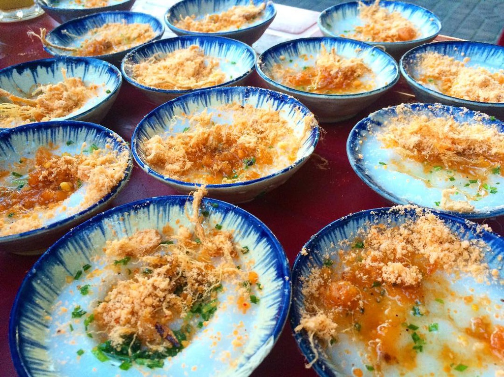 Bánh xèo tôm nhảy đặc sản Quy Nhơn