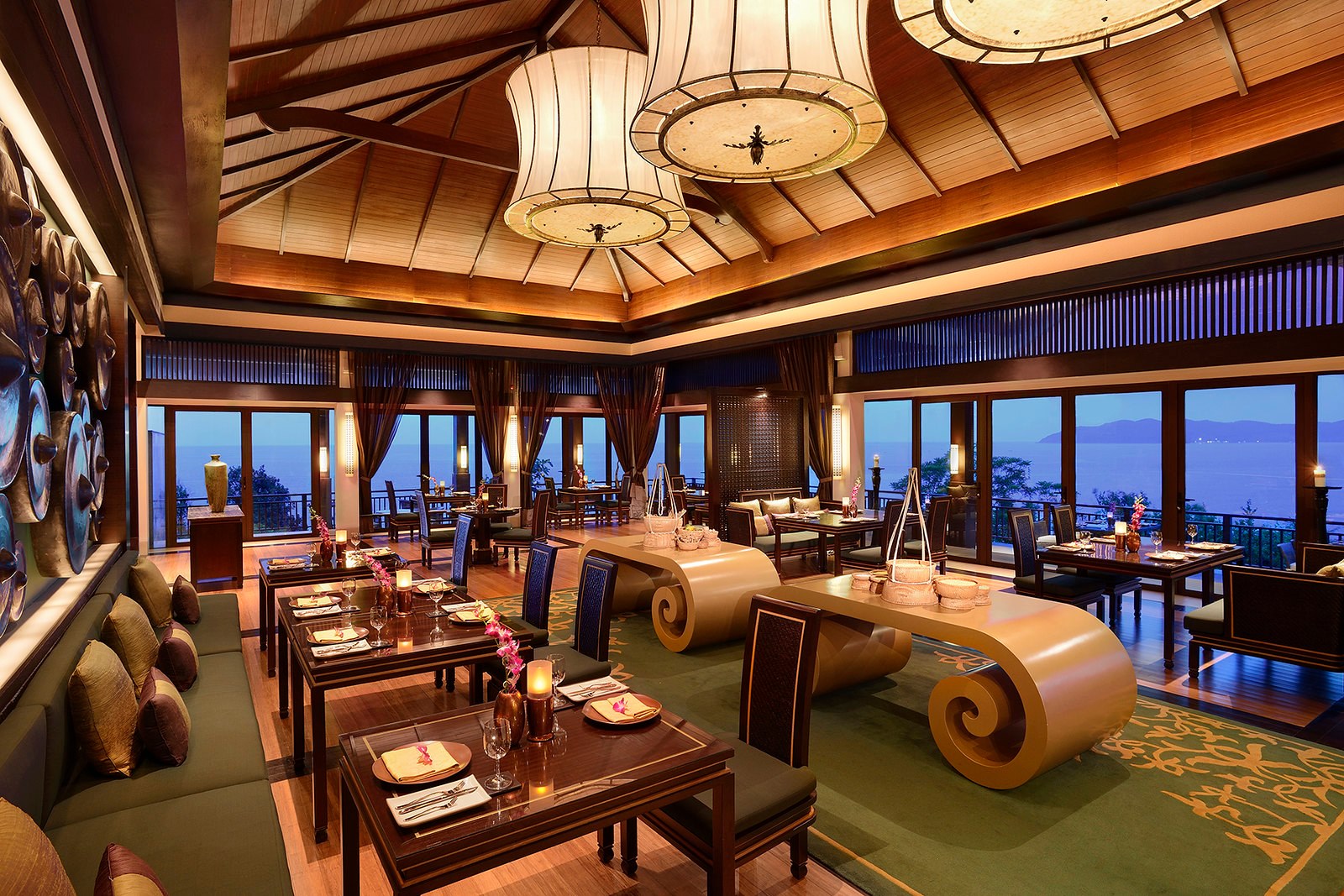 Hệ thống ẩm thực phong phú tại Banyan Tree Lăng Cô Huế