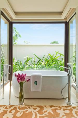 banyan-tree-lang-co-hue-ivivu-3-3 banyan-tree-lang-co-hue-ivivu-3