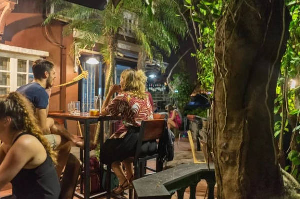 Bia thủ công tại Red River Tea Room Hà Nội