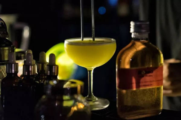 Cocktail tại quán bar DOT Hà Nội