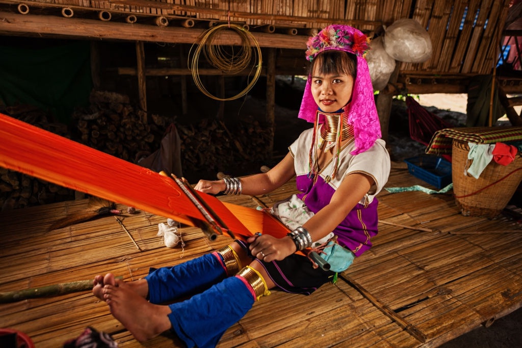 Làng người cổ dài Huai Sua Tao Thái Lan