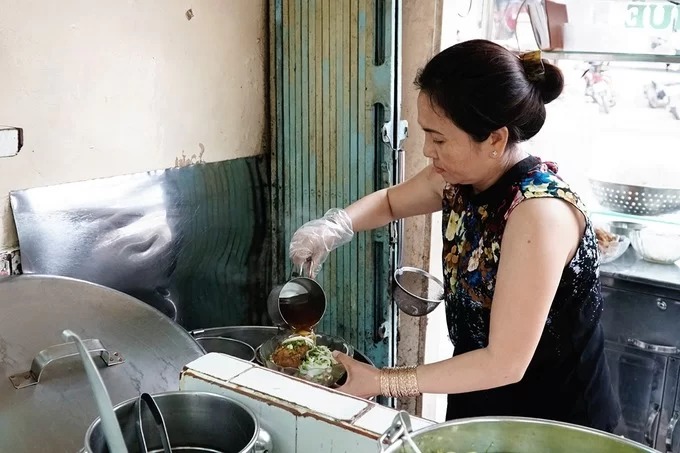 Bún bò Huế Sài Gòn tại quán Nam Giao phố Tây Bùi Viện quận 1