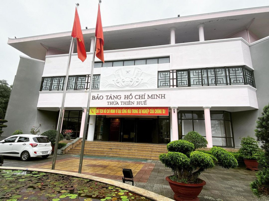 Hiện vật trưng bày tại bảo tàng Hồ Chí Minh Thừa Thiên Huế