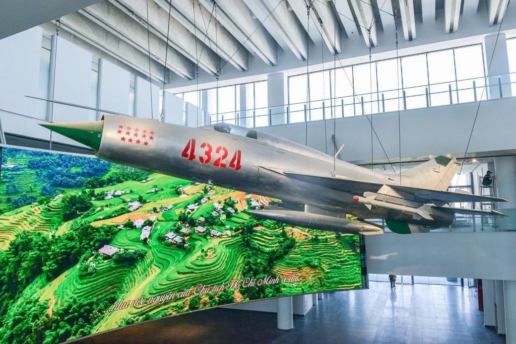 Chiếc “Én bạc” MiG-21 tại Bảo tàng Lịch sử Quân sự Việt Nam