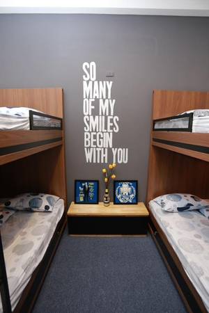 Giường ngủ độc đáo tại Barney’s Danang Backpackers Hostel