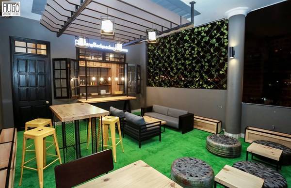 Giá phòng Barney’s Danang Backpackers Hostel