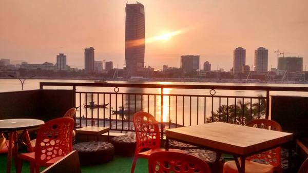 Hostel với view khá đẹp, ở đây bạn có thể chiêm ngưỡng những cây cầu đặc trưng của Đà Nẵng dưới những góc nhìn đẹp mắt và bao quát.