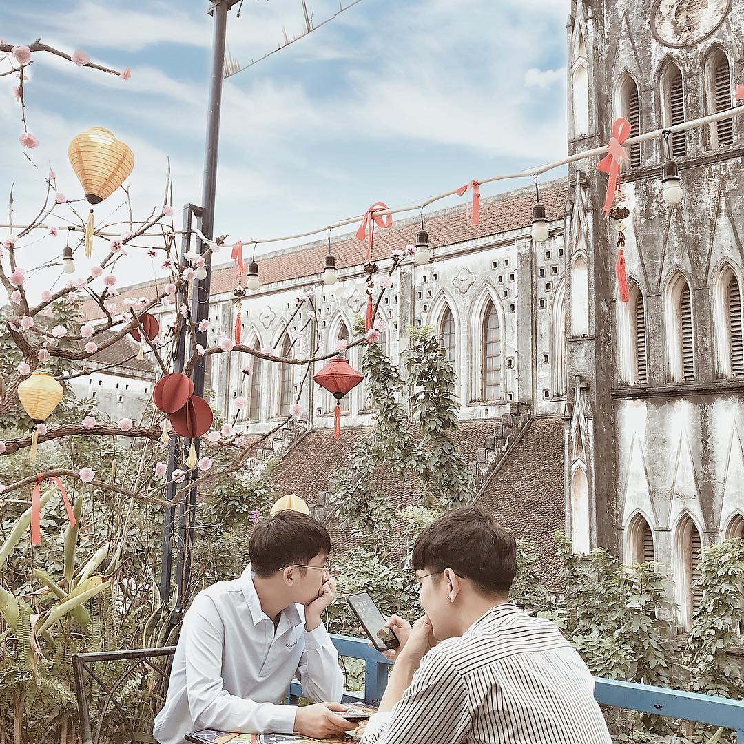 Eden Coffee - tiệm cafe nóc nhà Hà Nội view nhà thờ lớn