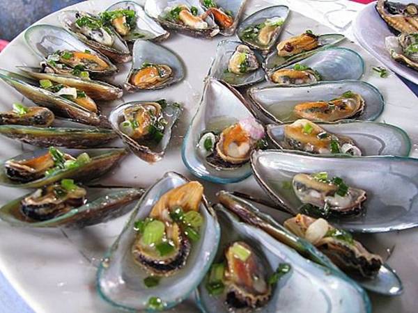 Món hải sản chế biến tại đảo Long Sơn